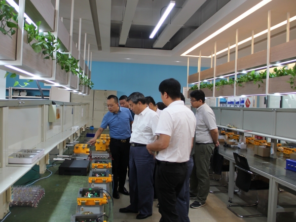 历城区政协副主席一行来华科电气调研考察
